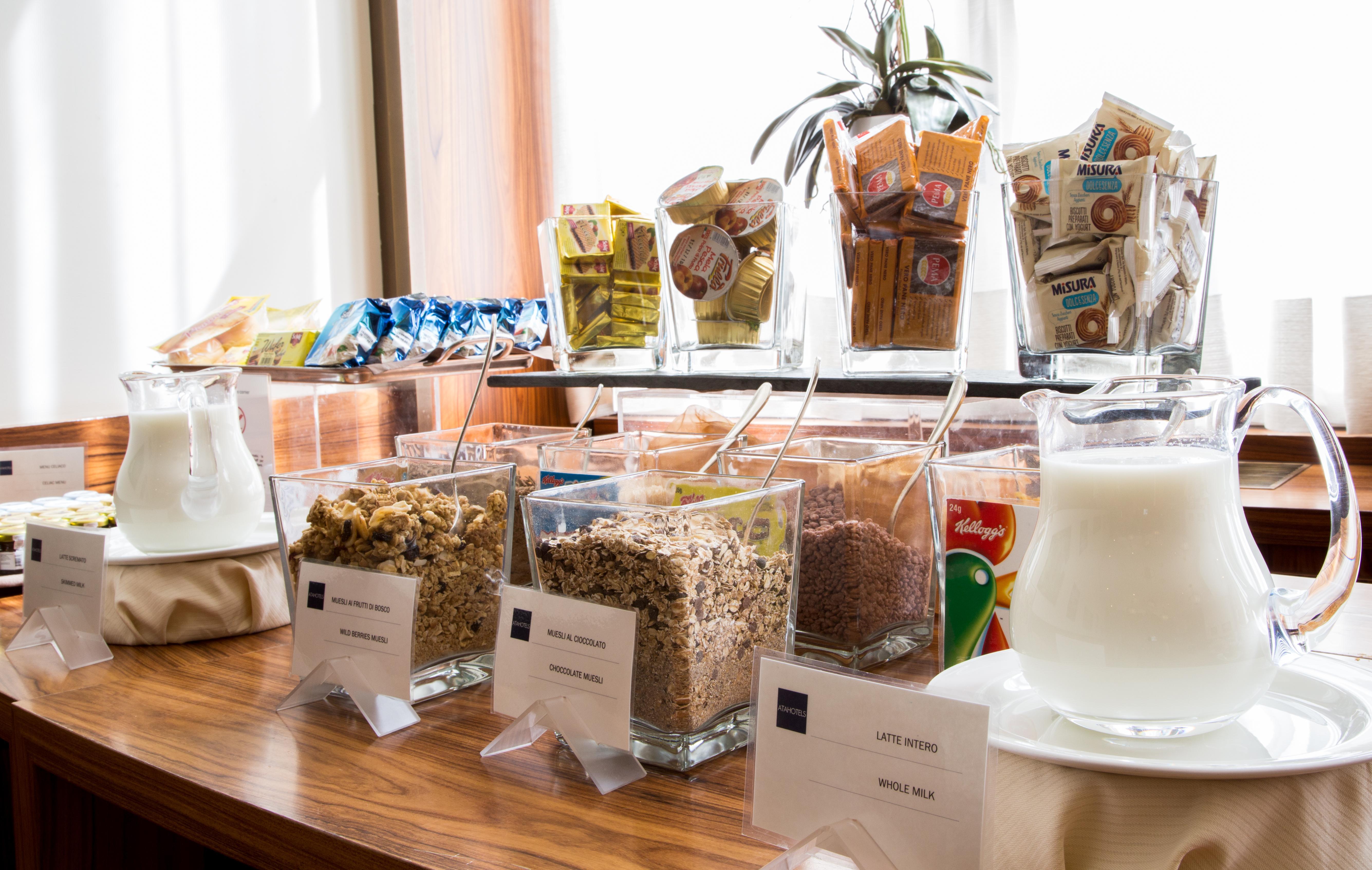 Principi di Piemonte | UNA Esperienze Torino Esterno foto Breakfast buffet at a hotel