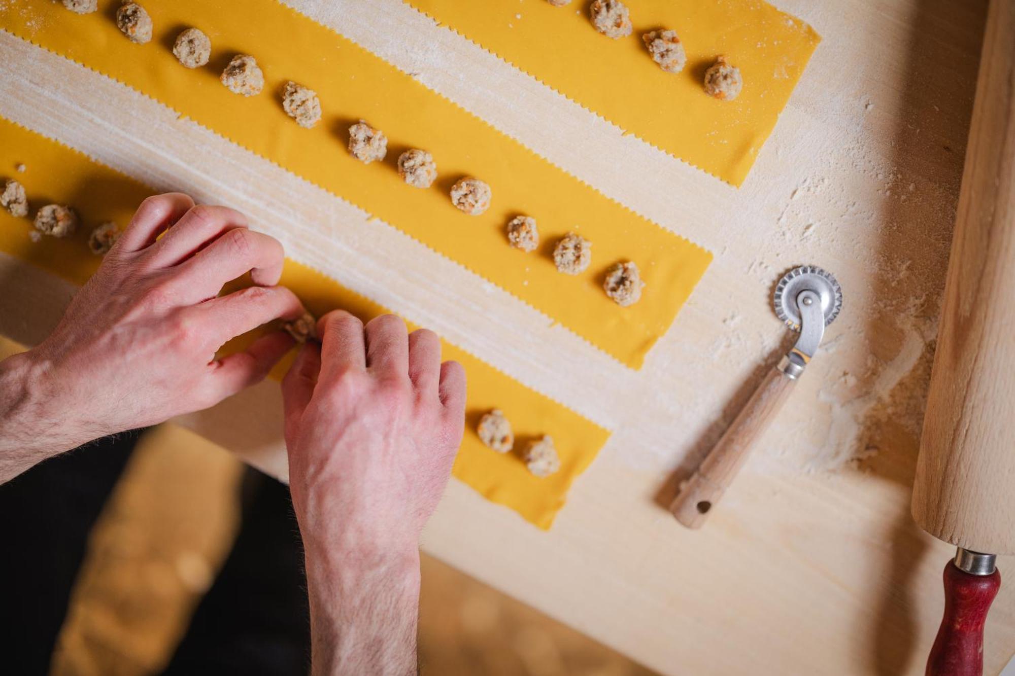 Principi di Piemonte | UNA Esperienze Torino Esterno foto Preparation of ravioli
