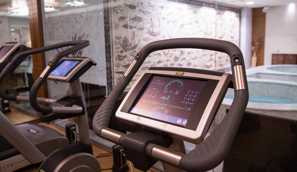Principi di Piemonte | UNA Esperienze Torino Esterno foto The 2012 iPad 2 was the first tablet computer to be used in a gym